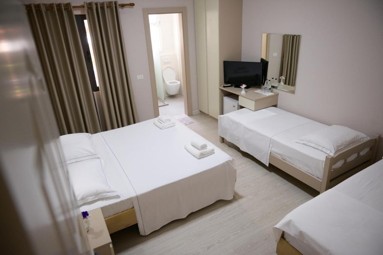 Hotel Andi Durres Exterior photo