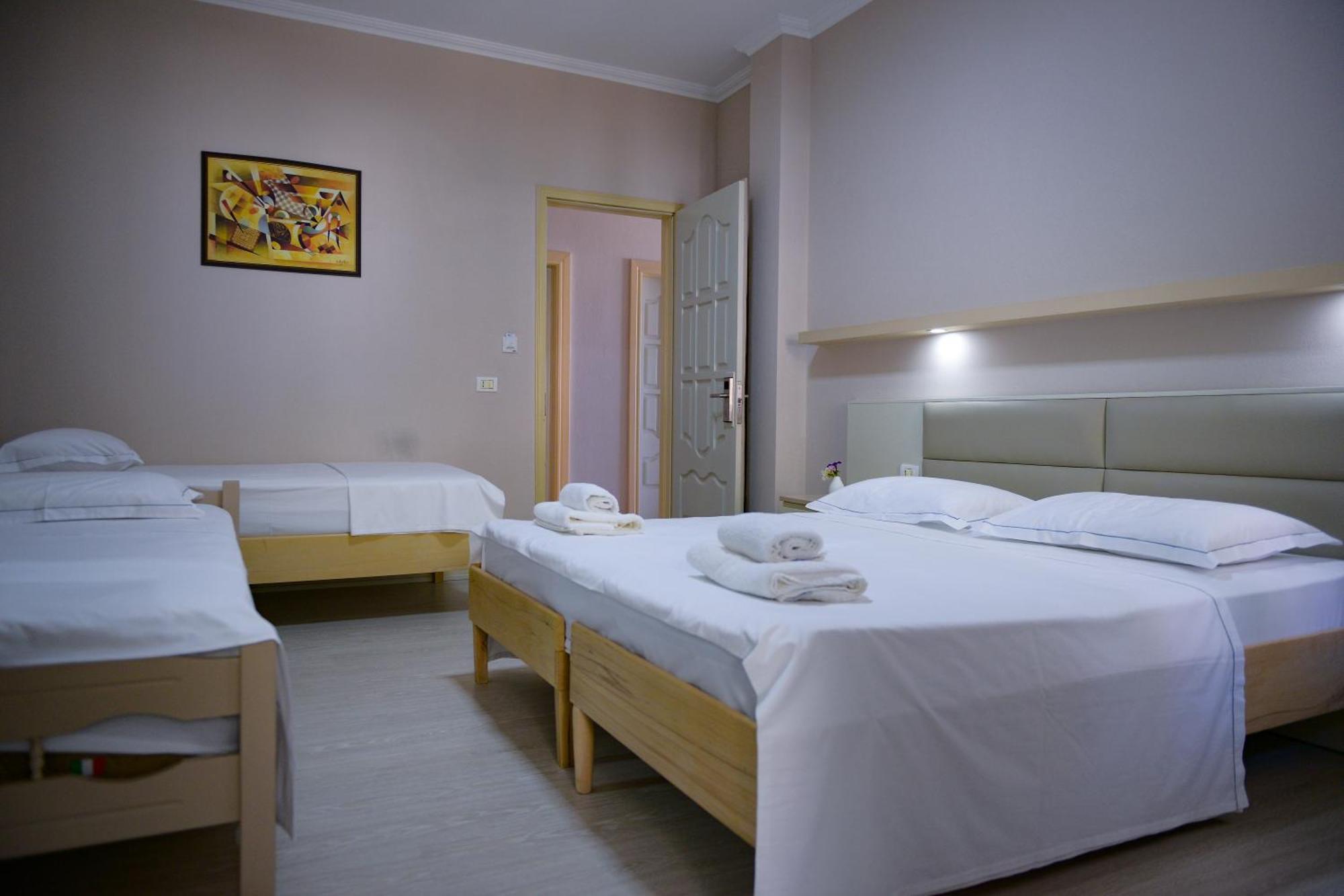 Hotel Andi Durres Exterior photo