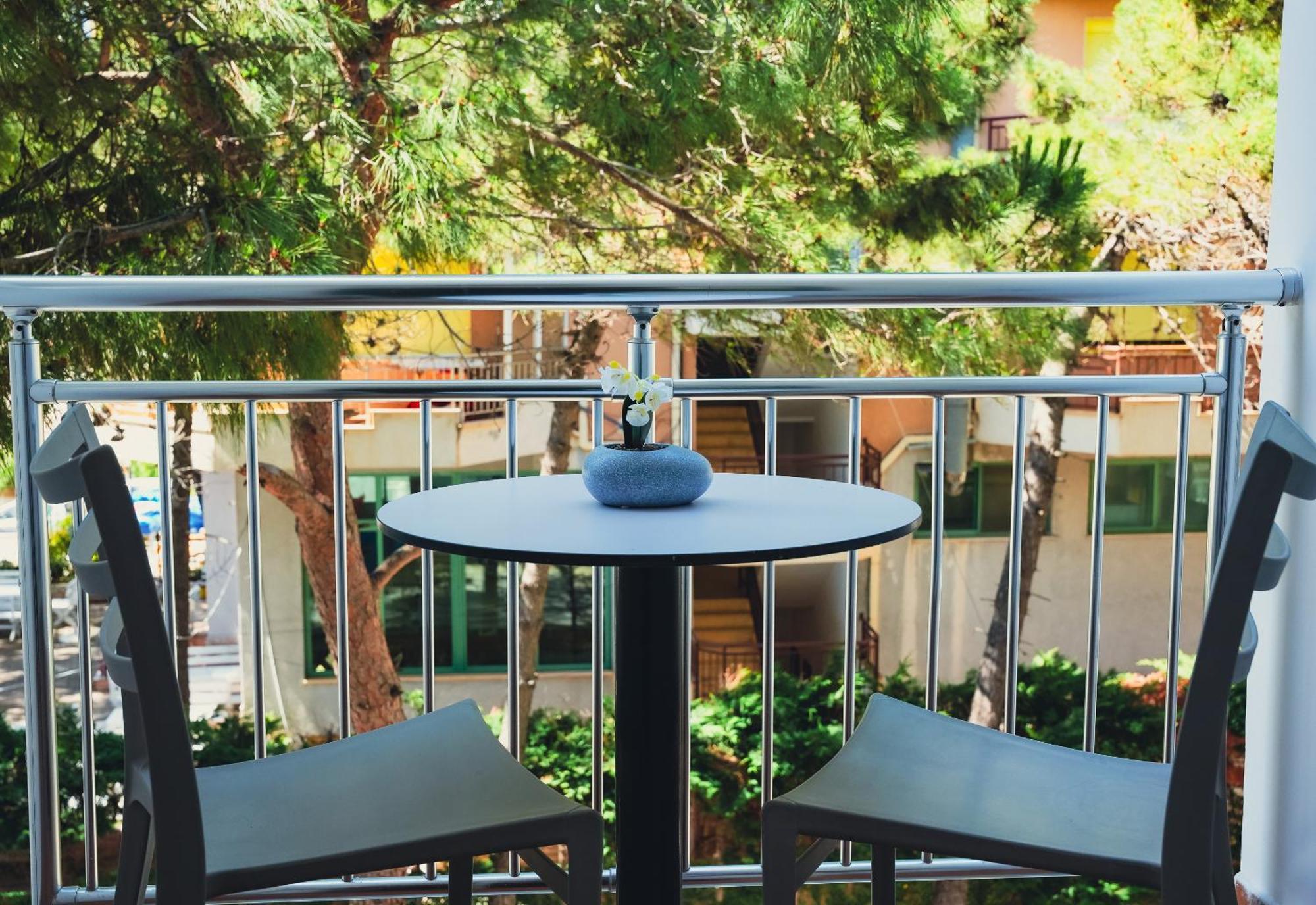 Hotel Andi Durres Exterior photo