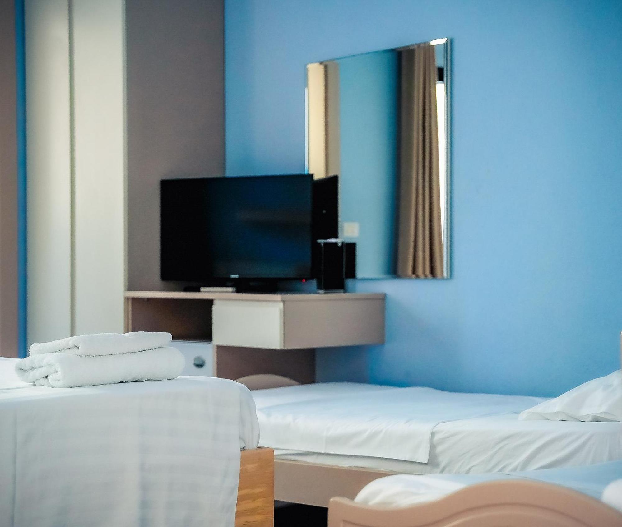 Hotel Andi Durres Exterior photo