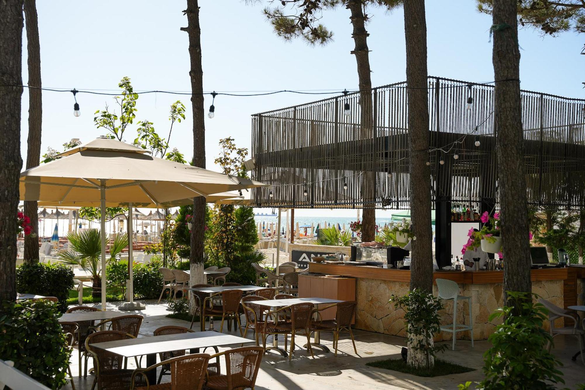 Hotel Andi Durres Exterior photo