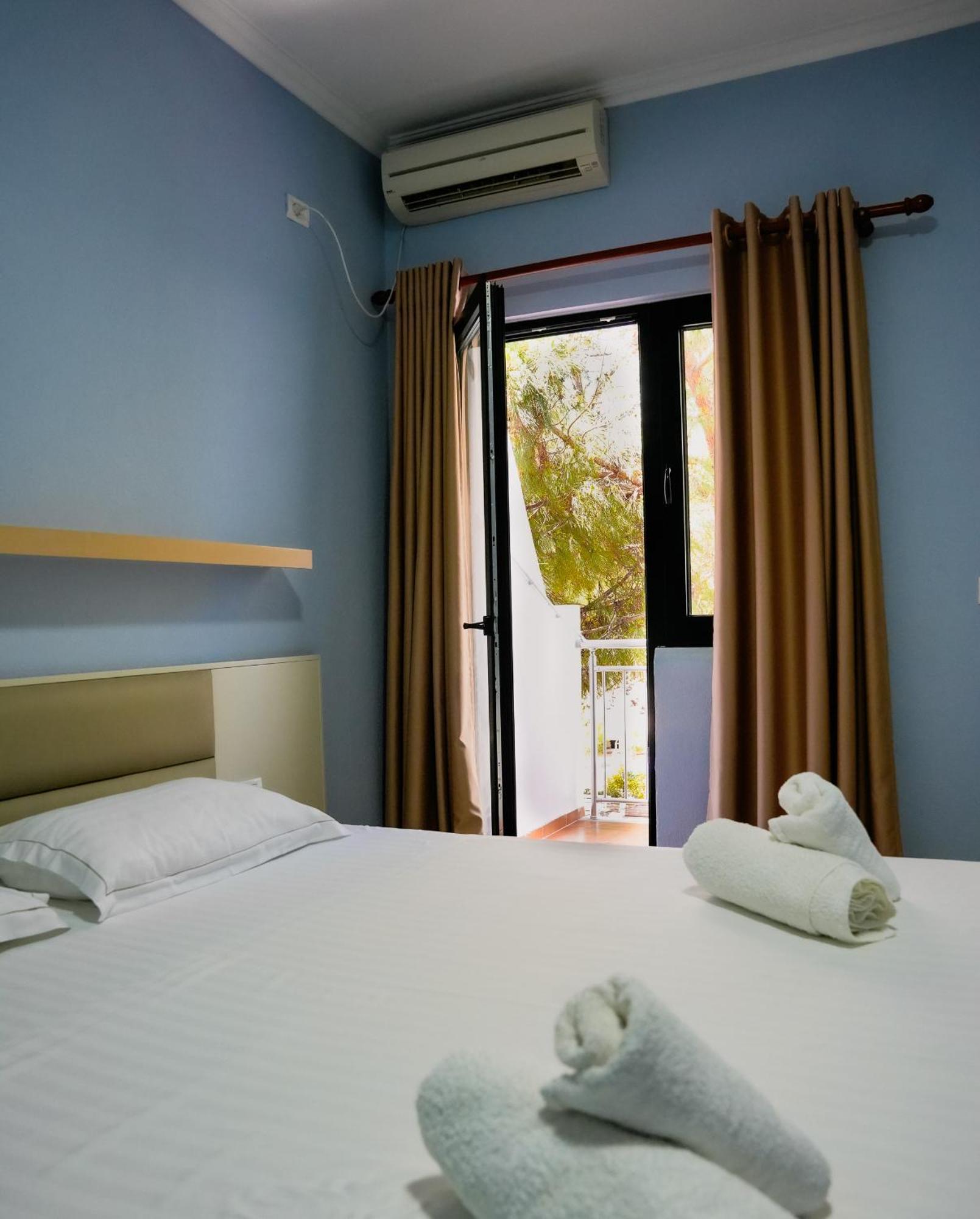 Hotel Andi Durres Exterior photo