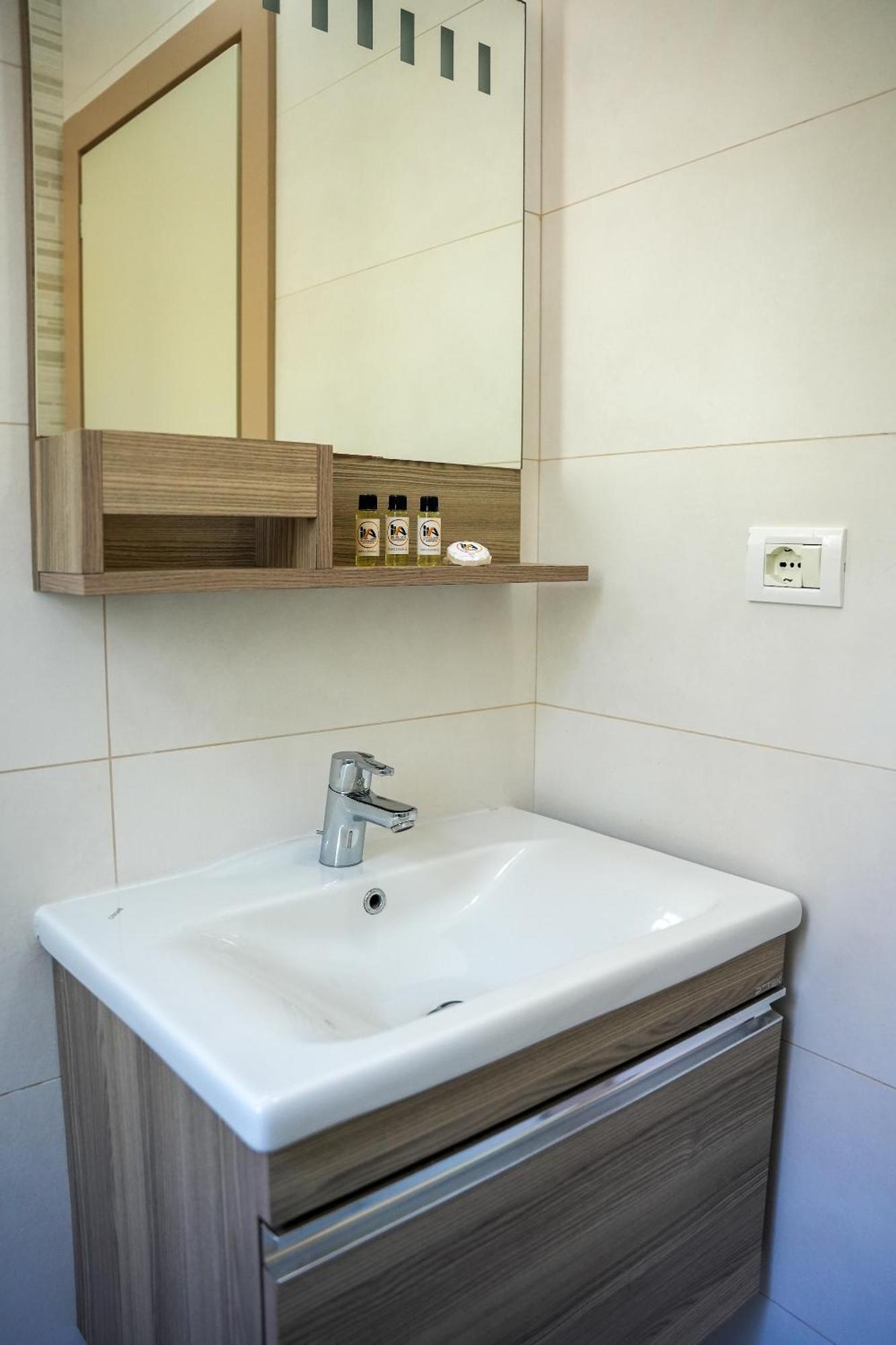 Hotel Andi Durres Exterior photo