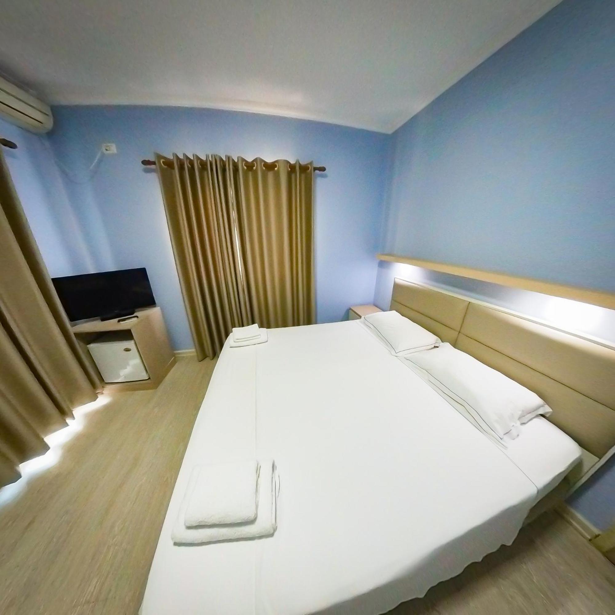 Hotel Andi Durres Exterior photo